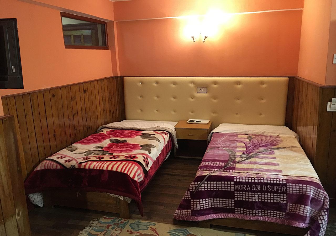 Hotel Sherpa Дарджилинг Экстерьер фото